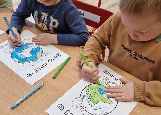 Grafika 14: 22.04.2025 Światowy Dzień Ziemi
