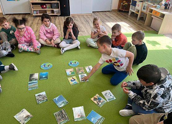 Grafika 53: 22.04.2025 Światowy Dzień Ziemi