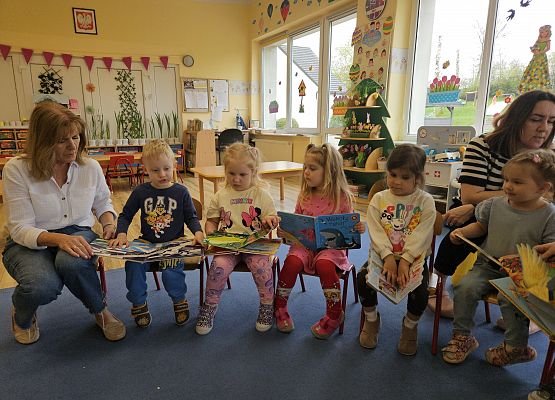 Grafika 12: 23.04.2025 Światowy Dzień Książki