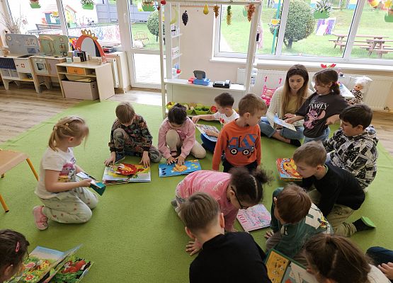 Grafika 49: 23.04.2025 Światowy Dzień Książki