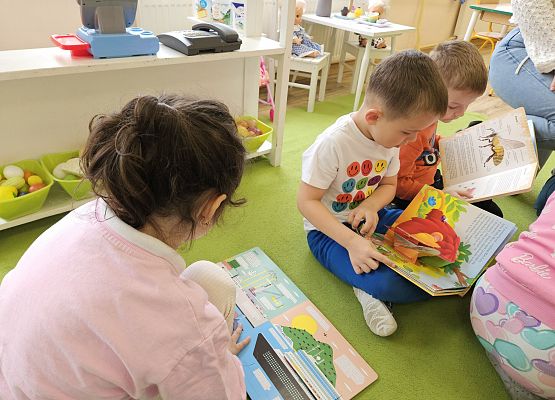 Grafika 55: 23.04.2025 Światowy Dzień Książki