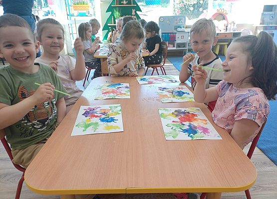 Grafika 8: 08.05.2025 Magiczny świat kleksografi