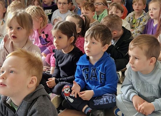 Grafika 31: 09.05.2025 Wizyta w Bibliotece Publicznej Gminy Wicko