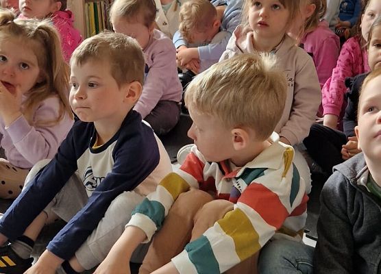 Grafika 35: 09.05.2025 Wizyta w Bibliotece Publicznej Gminy Wicko