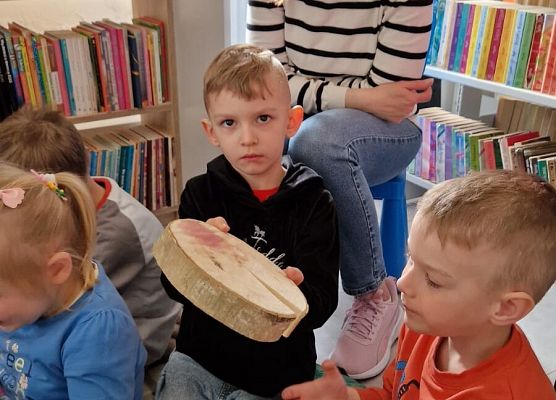 Grafika 34: 09.05.2025 Wizyta w Bibliotece Publicznej Gminy Wicko