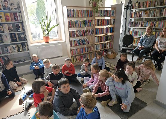 Grafika 20: 14.05.2025 Wizyta w Blibliotece Publicznej Gminy Wicko - gr III