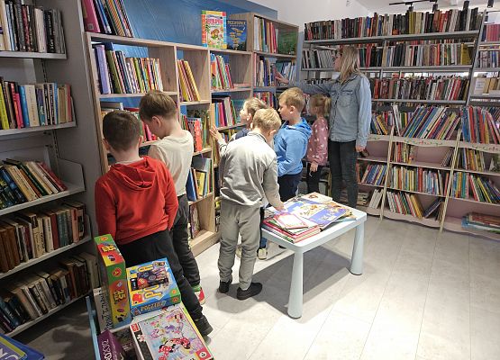 Grafika 37: 14.05.2025 Wizyta w Blibliotece Publicznej Gminy Wicko - gr III