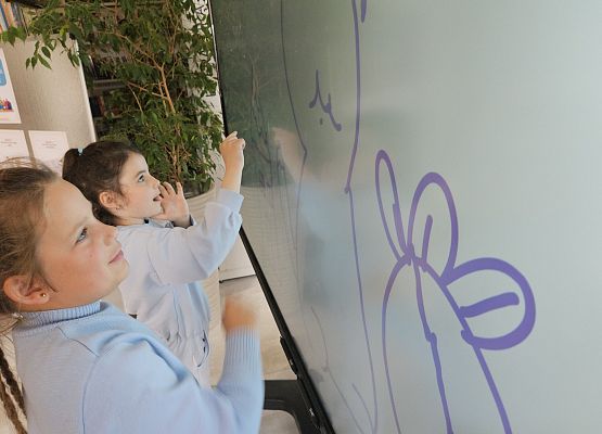 Grafika 53: 14.05.2025 Wizyta w Blibliotece Publicznej Gminy Wicko - gr III