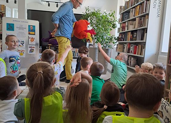 Grafika 11: Spotkanie autorskie w Bibliotece Publicznej w Wicku - gr III