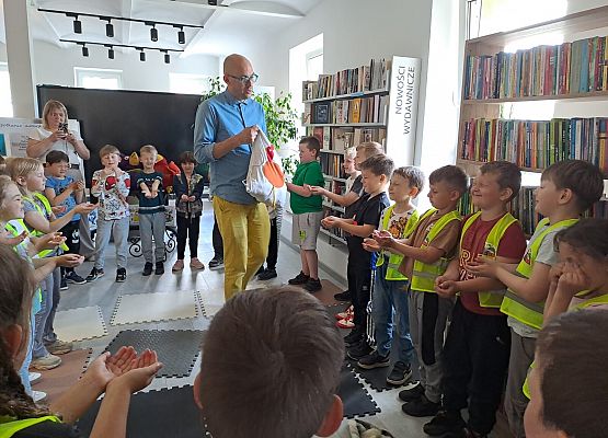 Grafika 15: Spotkanie autorskie w Bibliotece Publicznej w Wicku - gr III