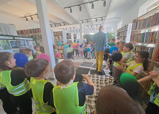 Grafika 22: Spotkanie autorskie w Bibliotece Publicznej w Wicku - gr III