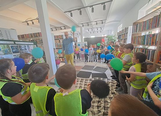 Grafika 23: Spotkanie autorskie w Bibliotece Publicznej w Wicku - gr III