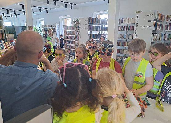 Grafika 27: Spotkanie autorskie w Bibliotece Publicznej w Wicku - gr III