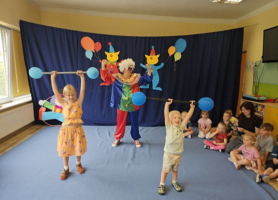 Grafika 100: 01.08.2025 Rozpoczęcie wakacyjnych zabaw w naszym przedszkolu