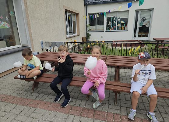 Grafika 110: 01.08.2025 Rozpoczęcie wakacyjnych zabaw w naszym przedszkolu