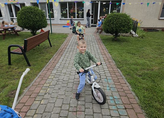 Grafika 124: 01.08.2025 Rozpoczęcie wakacyjnych zabaw w naszym przedszkolu