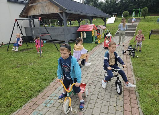 Grafika 133: 01.08.2025 Rozpoczęcie wakacyjnych zabaw w naszym przedszkolu