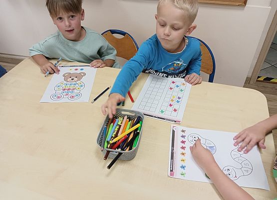 Grafika 4: 04.08.2025 Wakacyjna podróż w świat kodowania gr II