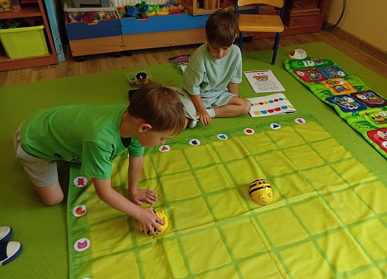 Grafika 16: 04.08.2025 Wakacyjna podróż w świat kodowania gr II