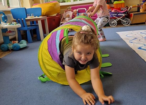 Grafika 1: "Morskie opowieści" - kodowanie na dywanie w gr I