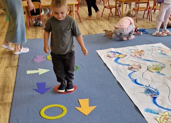 Grafika 4: "Morskie opowieści" - kodowanie na dywanie w gr I