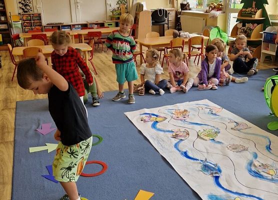 Grafika 7: "Morskie opowieści" - kodowanie na dywanie w gr I