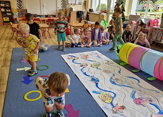 Grafika 5: "Morskie opowieści" - kodowanie na dywanie w gr I