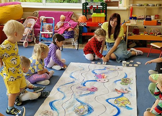 Grafika 9: "Morskie opowieści" - kodowanie na dywanie w gr I