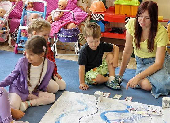 Grafika 10: "Morskie opowieści" - kodowanie na dywanie w gr I