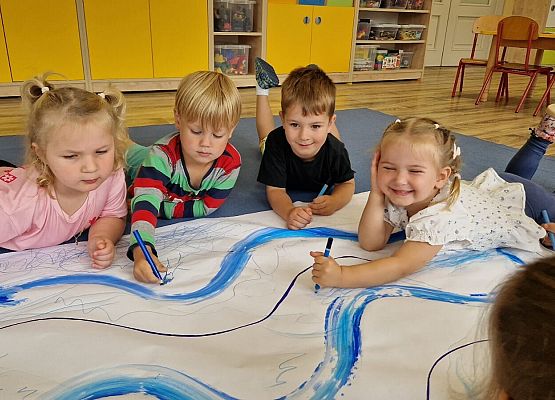 Grafika 17: "Morskie opowieści" - kodowanie na dywanie w gr I