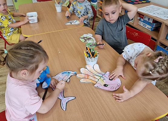 Grafika 24: "Morskie opowieści" - kodowanie na dywanie w gr I