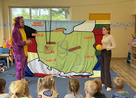 Grafika 33: 06.08.2025 Przedstawienie teatralne pt. "Podróże po Polsce"!