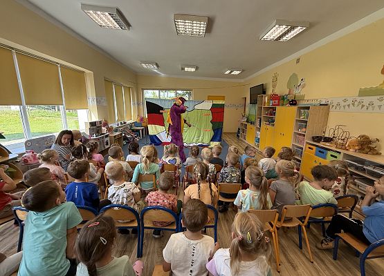 Grafika 2: 06.08.2025 Przedstawienie teatralne pt. "Podróże po Polsce"!