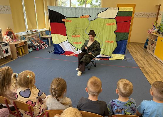 Grafika 10: 06.08.2025 Przedstawienie teatralne pt. "Podróże po Polsce"!