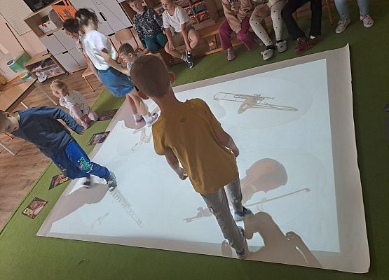 Grafika 41: 07.08.2025 Odkrywamy świat dźwięków i muzyki