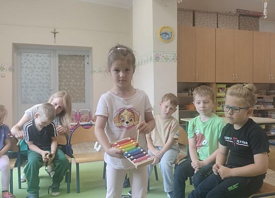 Grafika 1: 07.08.2025 Odkrywamy świat dźwięków i muzyki