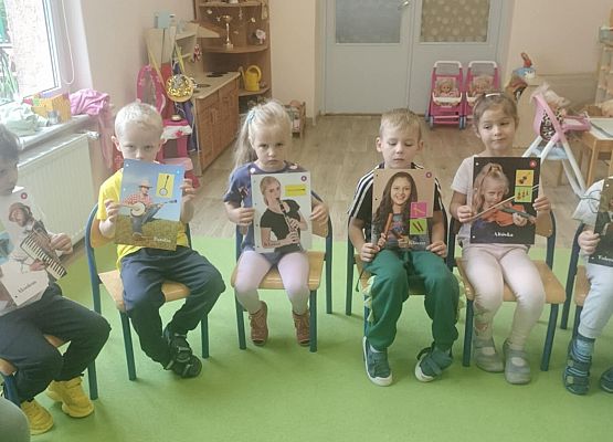 Grafika 8: 07.08.2025 Odkrywamy świat dźwięków i muzyki