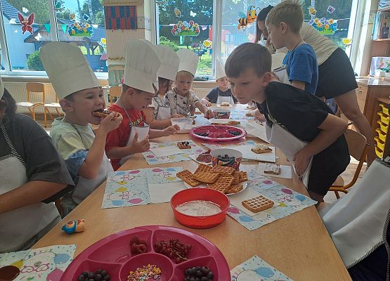 Grafika 70: 11.08.2025 Dzień Gofra w naszym przedszkolu!