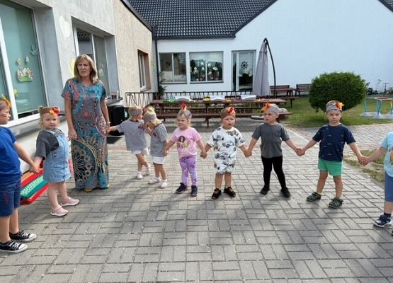 Grafika 6: 18.08.2025 Dzień zabaw na "Dzikim Zachodzie"