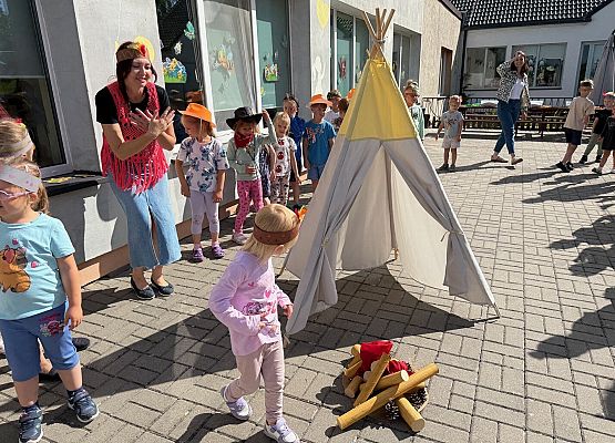 Grafika 15: 18.08.2025 Dzień zabaw na "Dzikim Zachodzie"