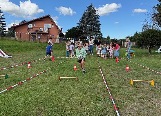 Grafika 24: 18.08.2025 Dzień zabaw na "Dzikim Zachodzie"