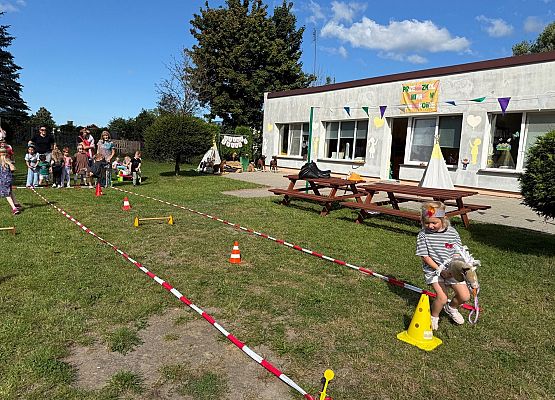 Grafika 36: 18.08.2025 Dzień zabaw na "Dzikim Zachodzie"