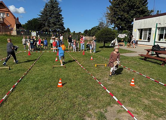 Grafika 50: 18.08.2025 Dzień zabaw na "Dzikim Zachodzie"