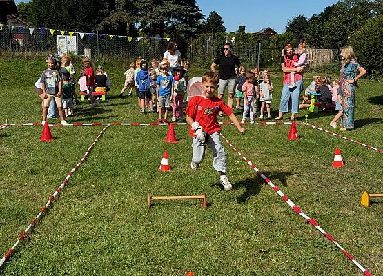 Grafika 39: 18.08.2025 Dzień zabaw na "Dzikim Zachodzie"