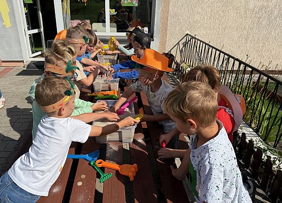 Grafika 43: 18.08.2025 Dzień zabaw na "Dzikim Zachodzie"