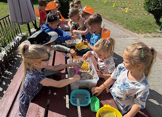 Grafika 46: 18.08.2025 Dzień zabaw na "Dzikim Zachodzie"