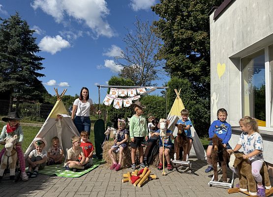 Grafika 64: 18.08.2025 Dzień zabaw na "Dzikim Zachodzie"