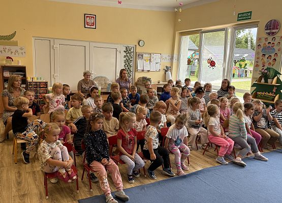 Grafika 10: 22. 08.2025 Wyjątkowy dzień pełen uśmiechu, zdziwienia i dobrej zabawy!