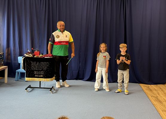 Grafika 12: 22. 08.2025 Wyjątkowy dzień pełen uśmiechu, zdziwienia i dobrej zabawy!