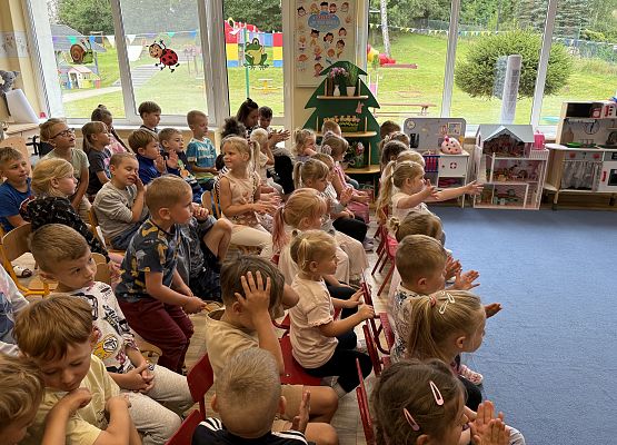 Grafika 25: 22. 08.2025 Wyjątkowy dzień pełen uśmiechu, zdziwienia i dobrej zabawy!